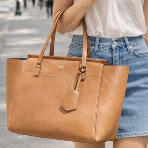 Tory Burch Parker Tote Bag Leather Purse Tan Light Brown Classic Preppy Zip Top